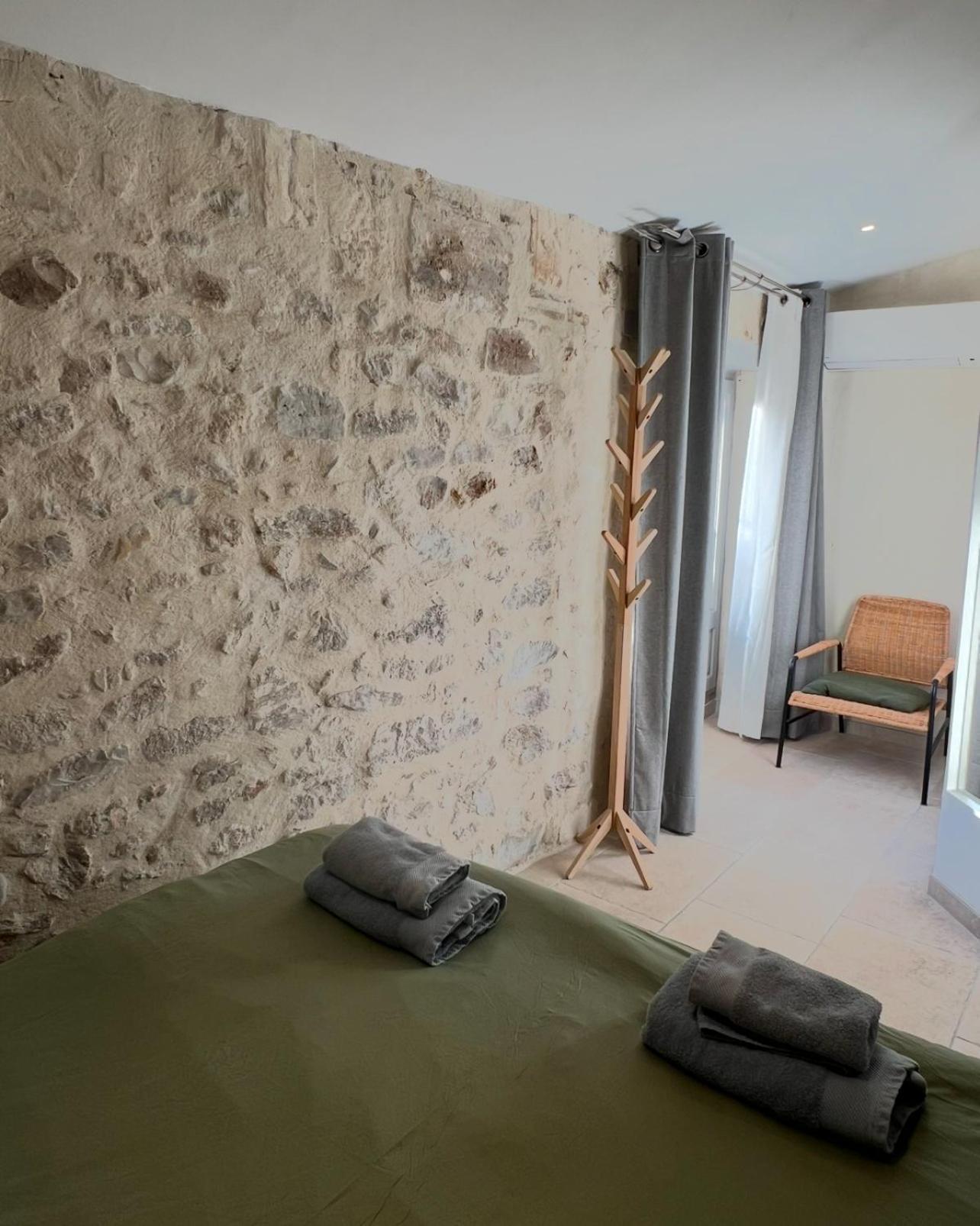 Holiday In Arles: Appartement De L'Amphitheatre Exterior foto