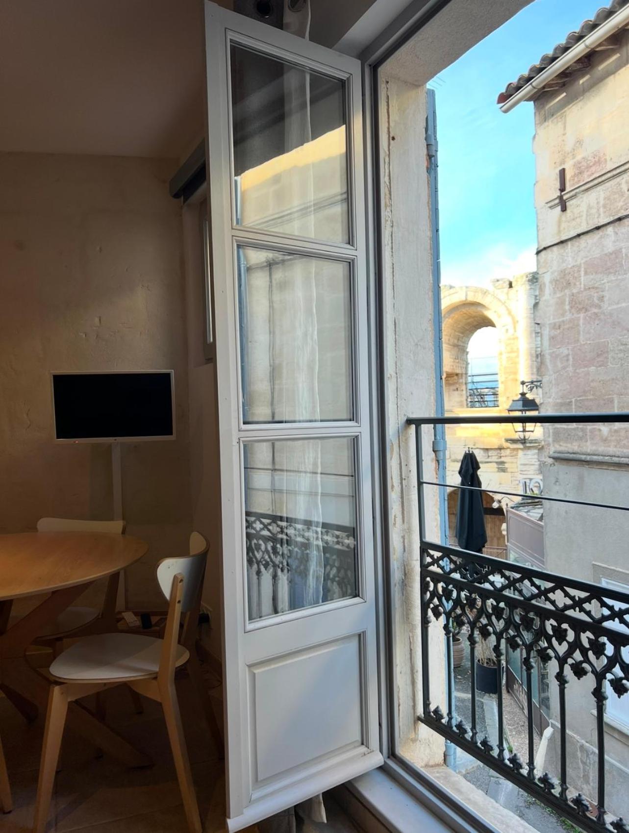 Holiday In Arles: Appartement De L'Amphitheatre Exterior foto